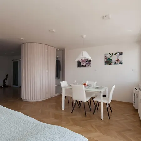 Charming Terrace Ana And Maria Tour As Appartement